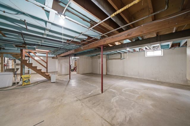 39181 N Cedar Crest Drive, Lake Villa, IL 60046