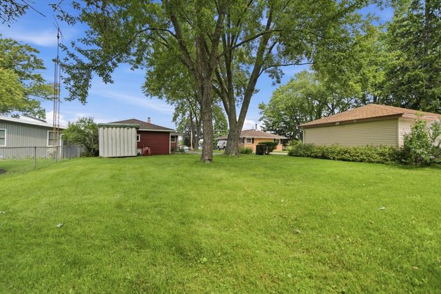 39181 N Cedar Crest Drive, Lake Villa, IL 60046