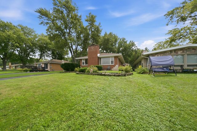 39181 N Cedar Crest Drive, Lake Villa, IL 60046