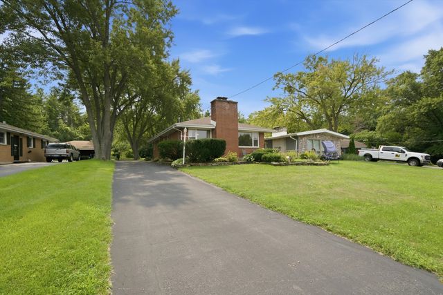 39181 N Cedar Crest Drive, Lake Villa, IL 60046
