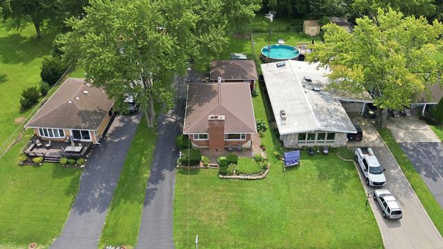 39181 N Cedar Crest Drive, Lake Villa, IL 60046
