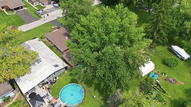 39181 N Cedar Crest Drive, Lake Villa, IL 60046