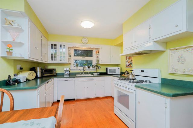 260 Clawson Street, Staten Island, NY 10306