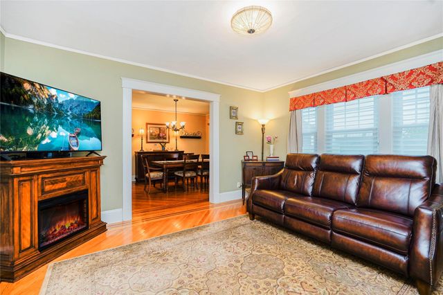 260 Clawson Street, Staten Island, NY 10306