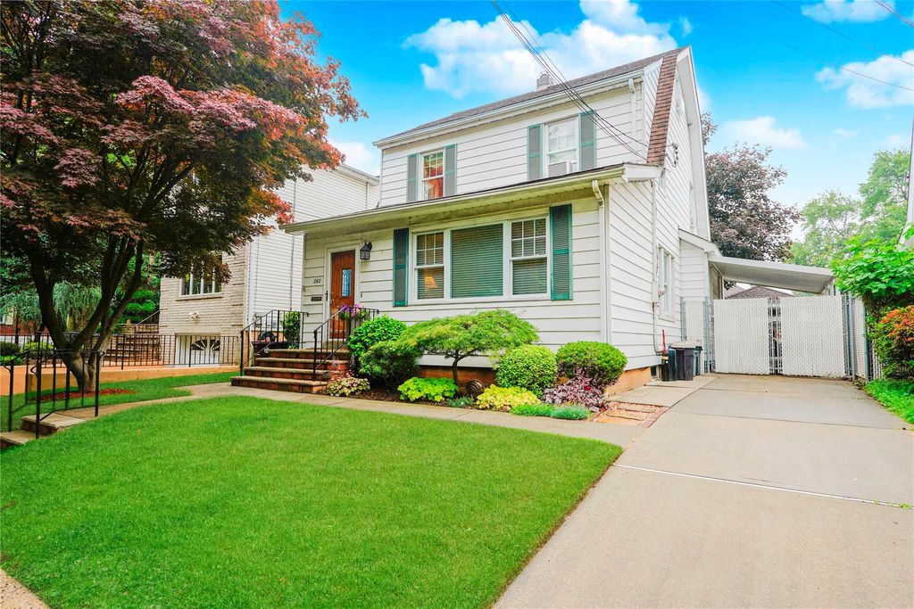 260 Clawson Street, Staten Island, NY 10306