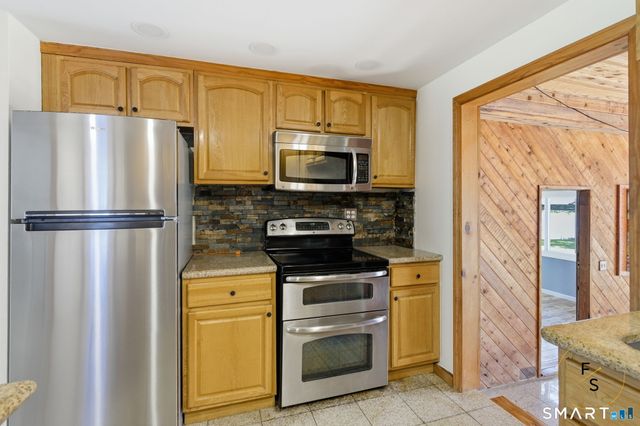 57 Concord Circle, Wethersfield, CT 06109