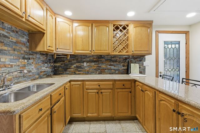 57 Concord Circle, Wethersfield, CT 06109