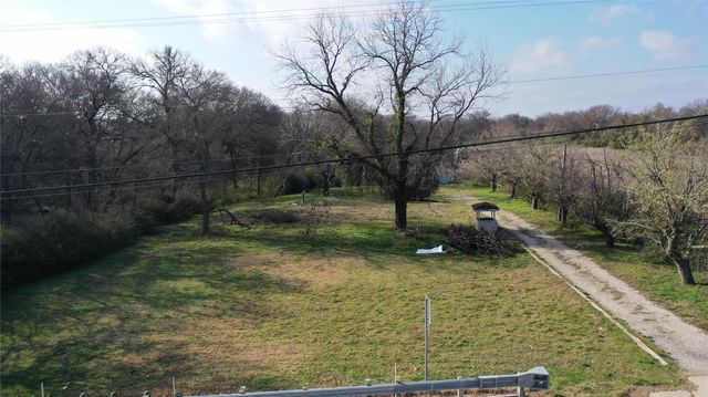 611 W White Street, Anna, TX 75409