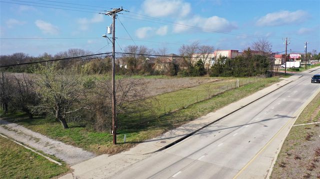 611 W White Street, Anna, TX 75409