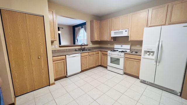623 Shakespeare Drive, Grayslake, IL 60030