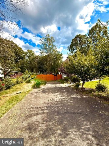 10411 FOREST HILL CT, Fredericksburg, VA 22408