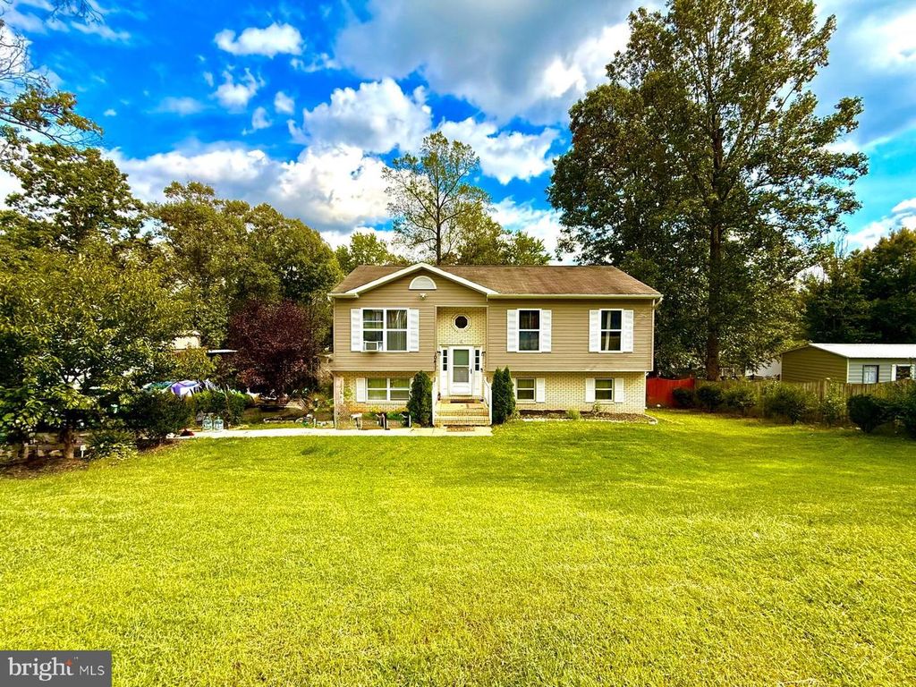 10411 FOREST HILL CT, Fredericksburg, VA 22408
