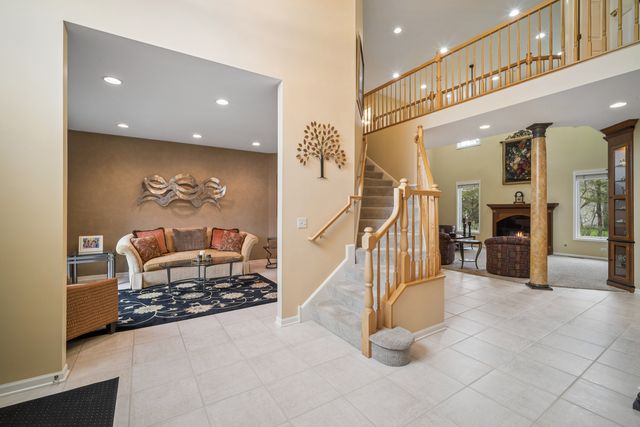 2262 Carlyle Court, Buffalo Grove, IL 60089