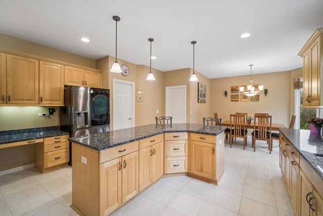 2262 Carlyle Court, Buffalo Grove, IL 60089