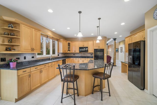 2262 Carlyle Court, Buffalo Grove, IL 60089