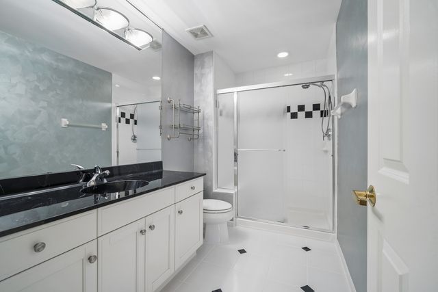 2262 Carlyle Court, Buffalo Grove, IL 60089