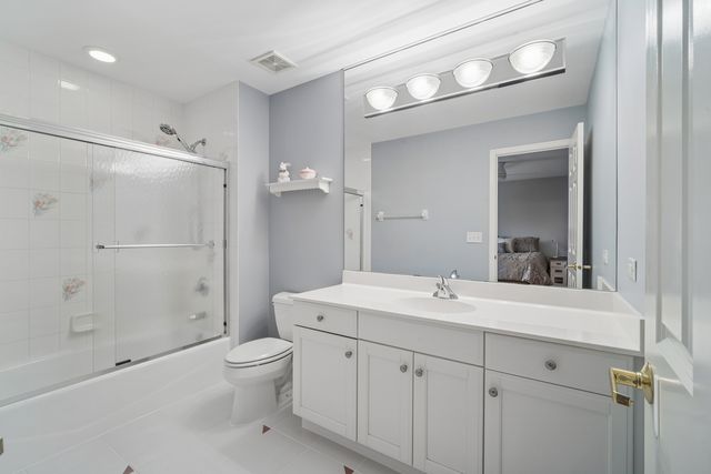 2262 Carlyle Court, Buffalo Grove, IL 60089