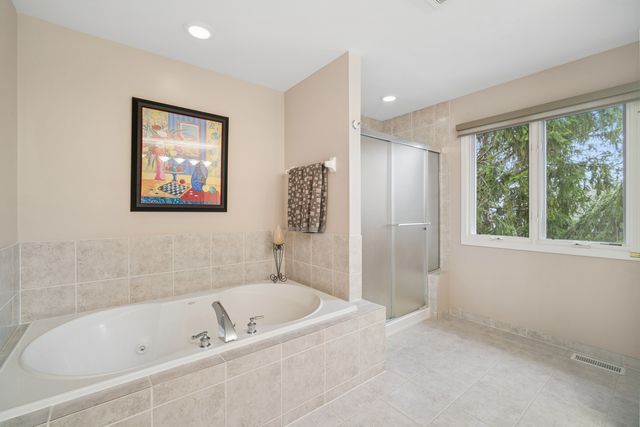 2262 Carlyle Court, Buffalo Grove, IL 60089