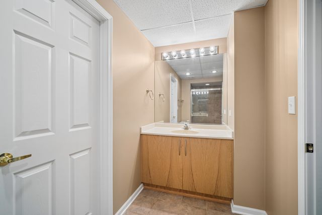 2262 Carlyle Court, Buffalo Grove, IL 60089