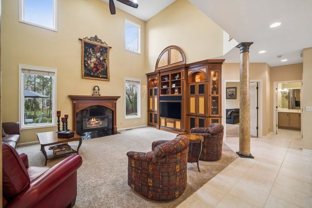 2262 Carlyle Court, Buffalo Grove, IL 60089