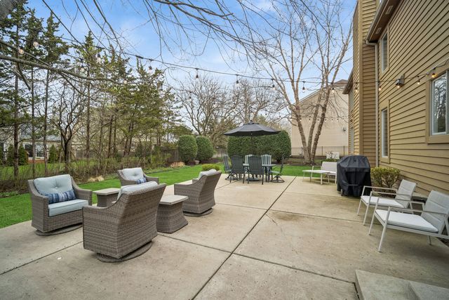 2262 Carlyle Court, Buffalo Grove, IL 60089