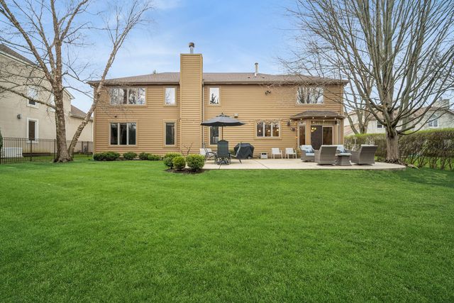 2262 Carlyle Court, Buffalo Grove, IL 60089