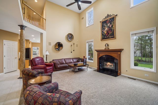 2262 Carlyle Court, Buffalo Grove, IL 60089