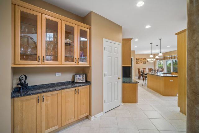 2262 Carlyle Court, Buffalo Grove, IL 60089