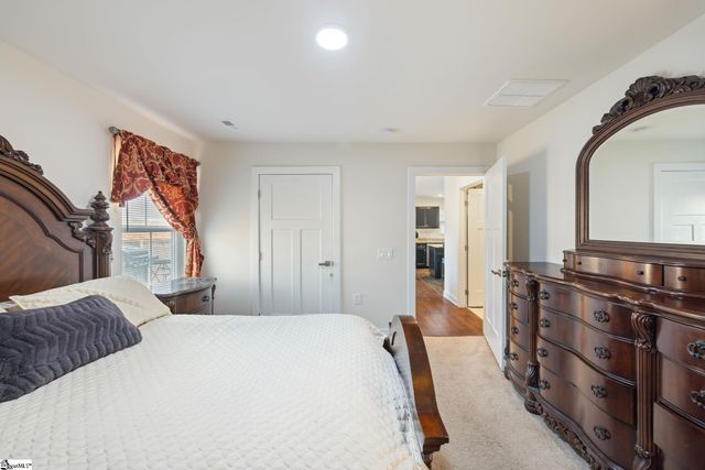 689 Hardwood Drive, Boiling Springs, SC 29316