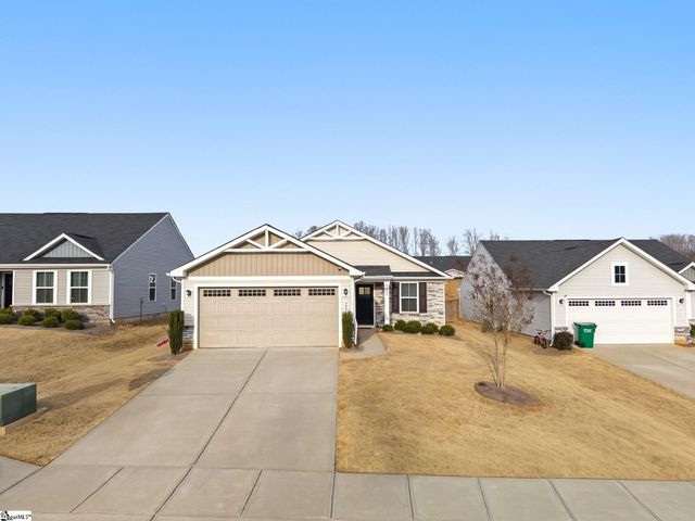 689 Hardwood Drive, Boiling Springs, SC 29316