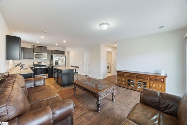 689 Hardwood Drive, Boiling Springs, SC 29316