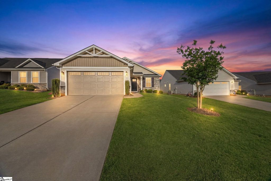 689 Hardwood Drive, Boiling Springs, SC 29316