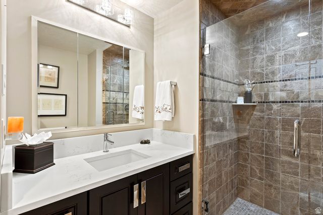 88 S MOSS HILL DR, Bountiful, UT 84010