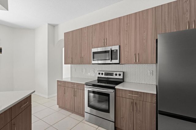 2241 SW Nightingale Terrace, Port St. Lucie, FL 34953