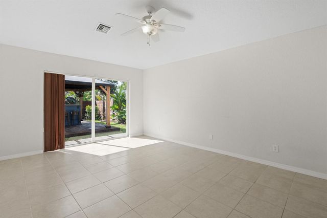 2241 SW Nightingale Terrace, Port St. Lucie, FL 34953