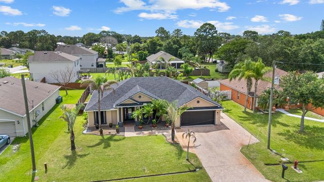 2241 SW Nightingale Terrace, Port St. Lucie, FL 34953