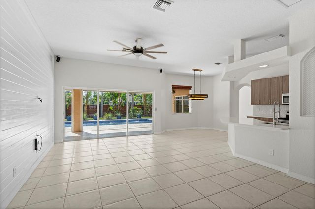 2241 SW Nightingale Terrace, Port St. Lucie, FL 34953