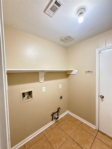 15919 Hiram Clarke Road, Houston, TX 77053