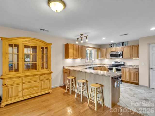 115 Fugitive Run, Sylva, NC 28779