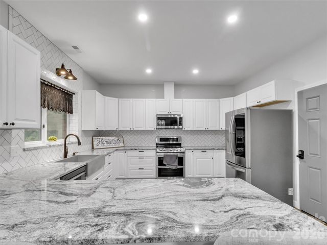 115 Fugitive Run, Sylva, NC 28779