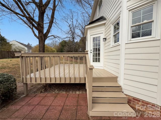 8141 Long Nook Lane, Charlotte, NC 28277