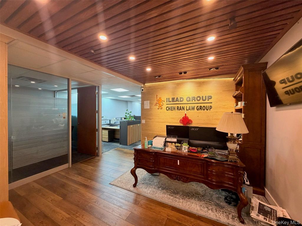 136-20 38th Ave 9J-3, Flushing, NY 11354 — exterior
