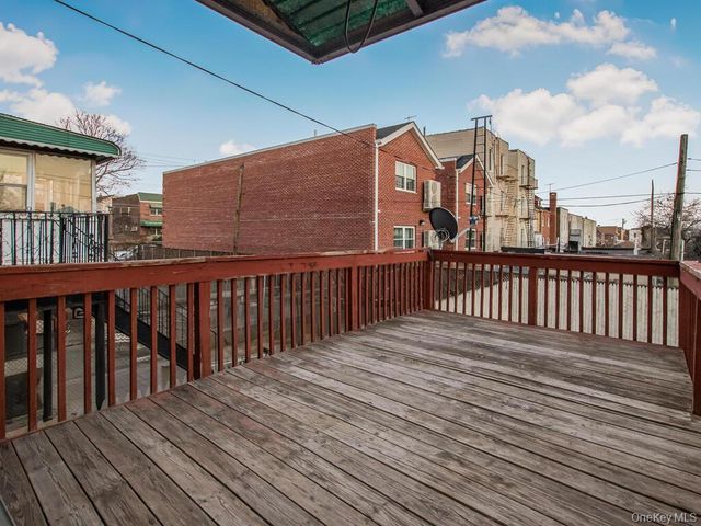986 Neill Avenue, Bronx, NY 10462