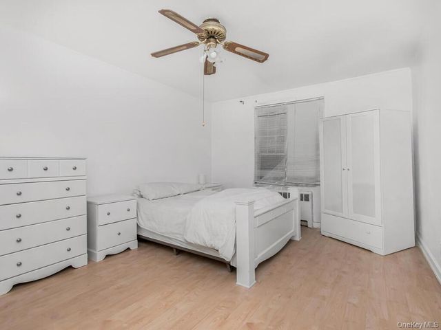 986 Neill Avenue, Bronx, NY 10462