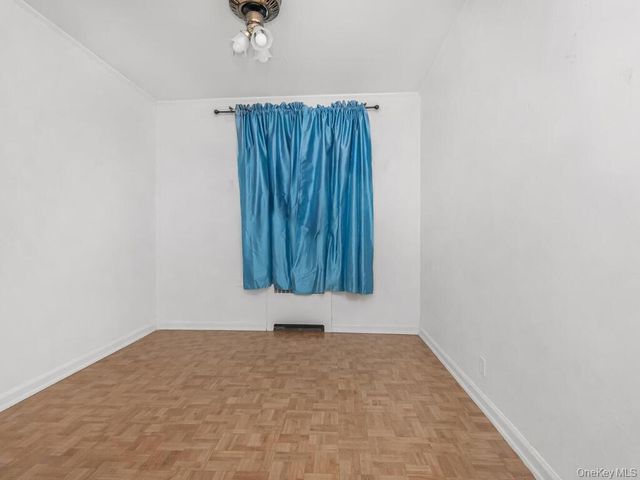 986 Neill Avenue, Bronx, NY 10462