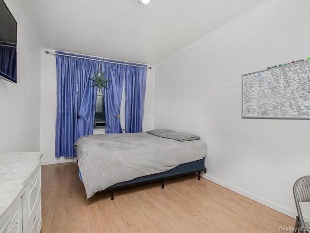 986 Neill Avenue, Bronx, NY 10462