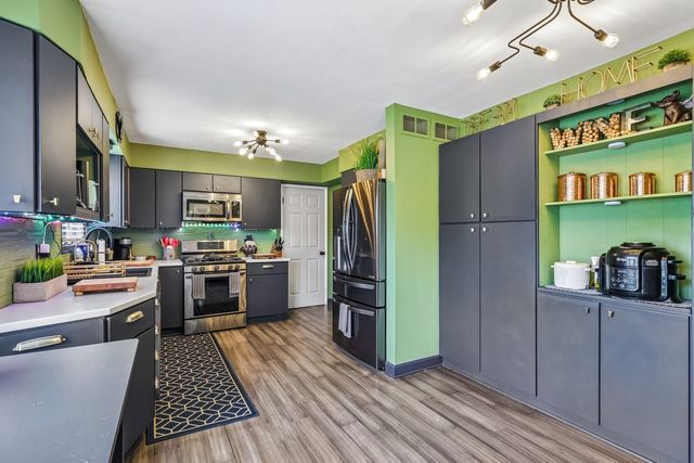 2N435 Pleasant Avenue, Glen Ellyn, IL 60137