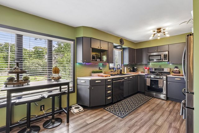 2N435 Pleasant Avenue, Glen Ellyn, IL 60137