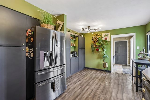 2N435 Pleasant Avenue, Glen Ellyn, IL 60137