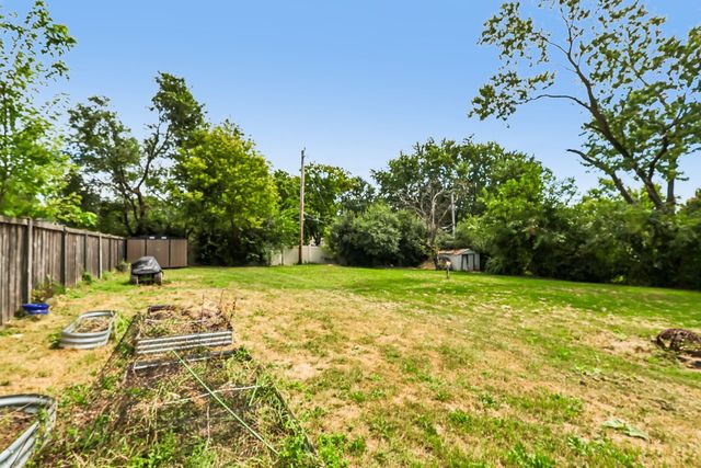2N435 Pleasant Avenue, Glen Ellyn, IL 60137